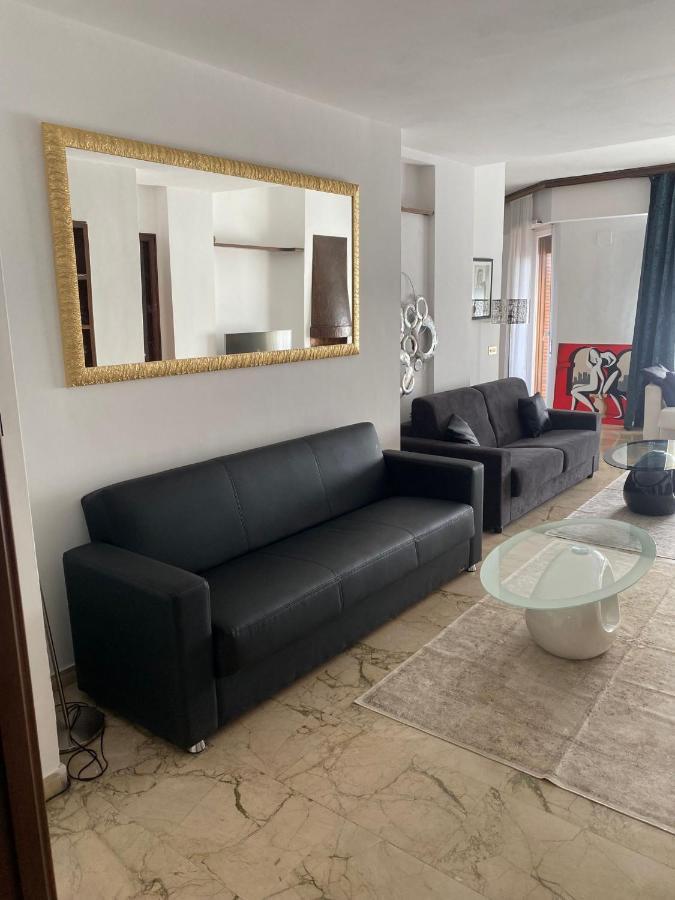Eur Centro Lux Apartment Con Camino Rome Luaran gambar